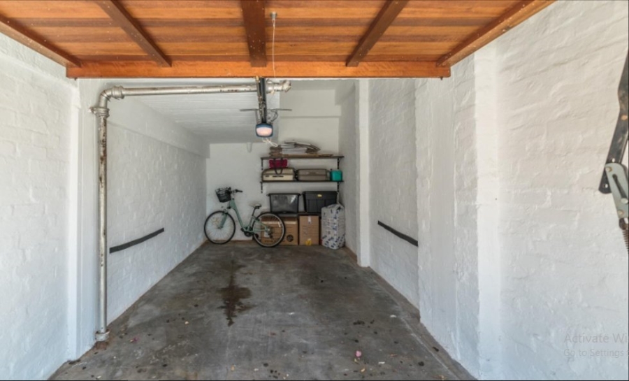 To Let 1 Bedroom Property for Rent in Three Anchor Bay Western Cape